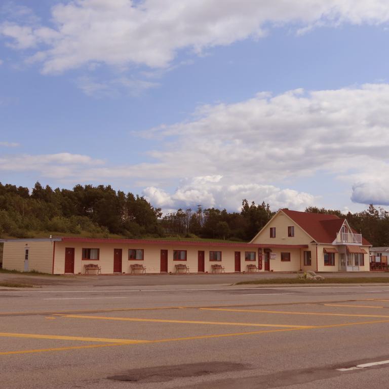 Motel Au Soleil Couchant Rimouski Buitenkant foto