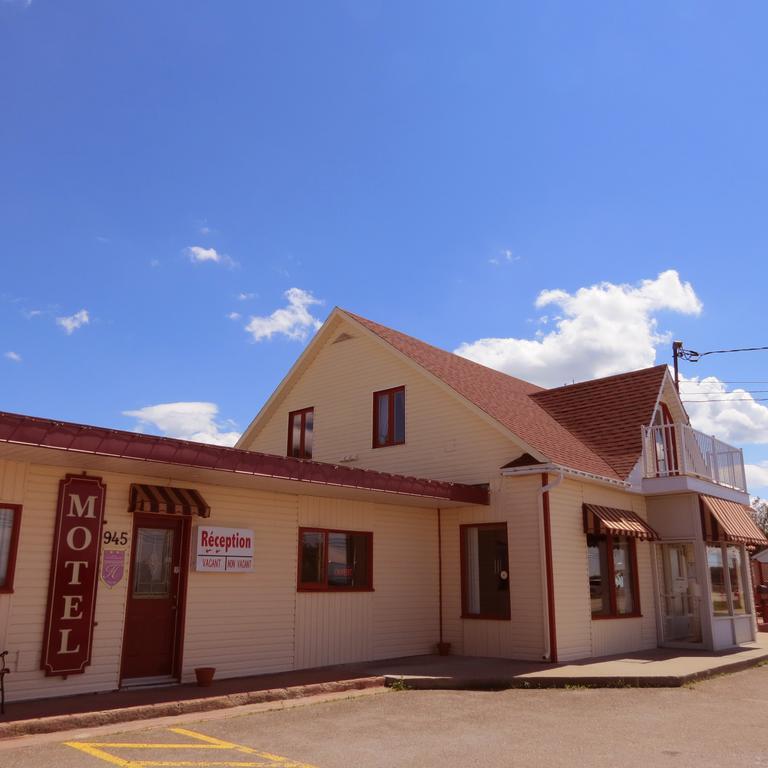 Motel Au Soleil Couchant Rimouski Buitenkant foto