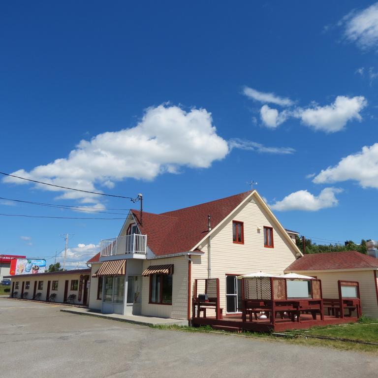 Motel Au Soleil Couchant Rimouski Buitenkant foto